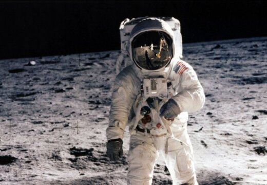 Умер астронавт, ставший первым человеком на Луне
